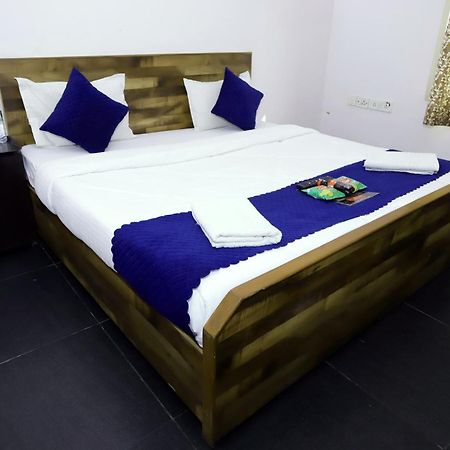 Hotel Warm Welcome - Noida Sector 51 מראה חיצוני תמונה