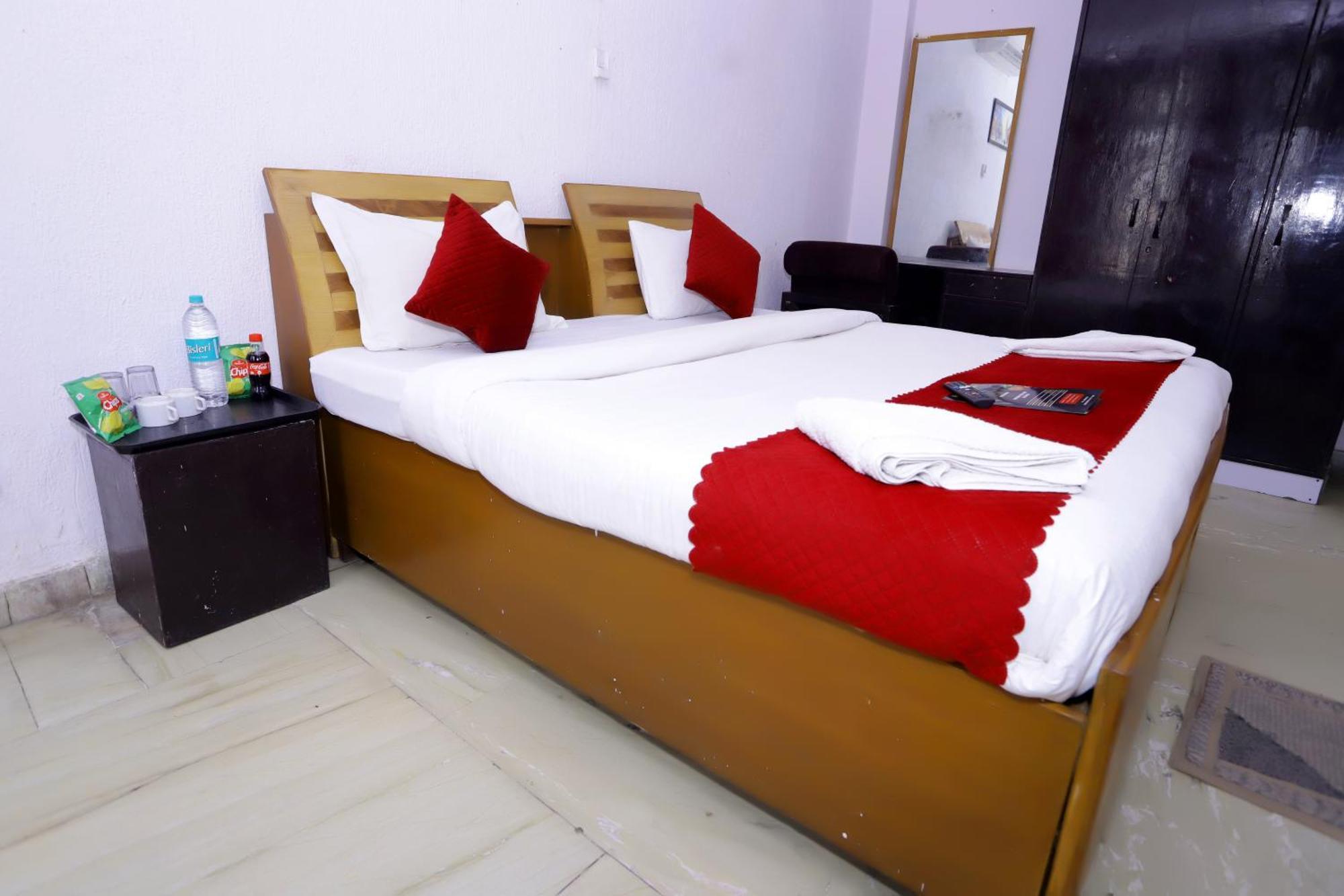 Hotel Warm Welcome - Noida Sector 51 מראה חיצוני תמונה