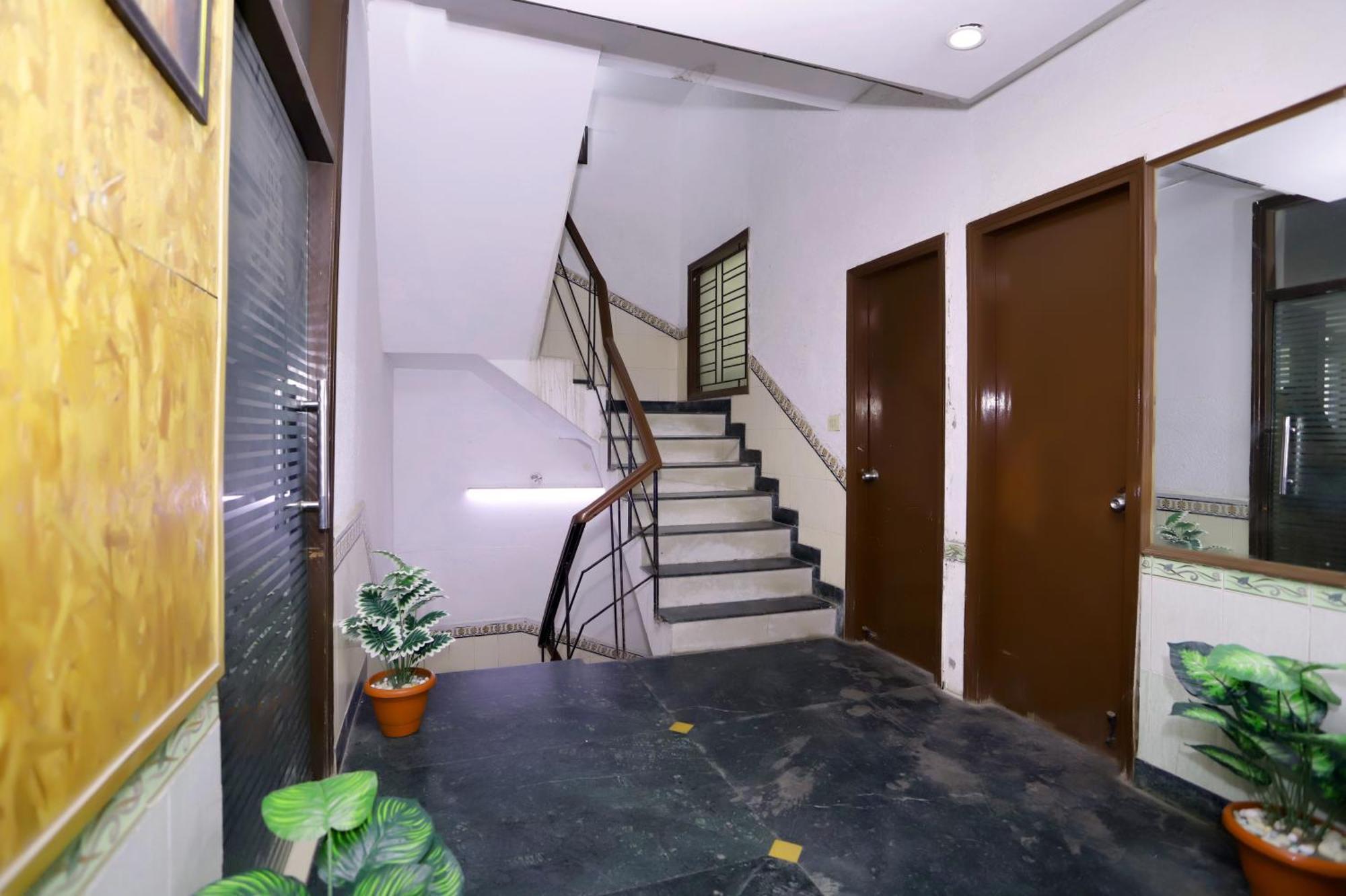 Hotel Warm Welcome - Noida Sector 51 מראה חיצוני תמונה